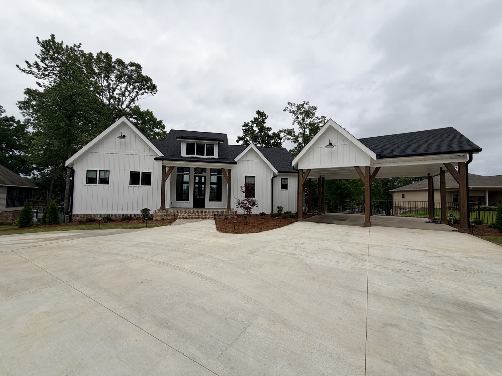 Front of the finished Boardwalk Bliss house